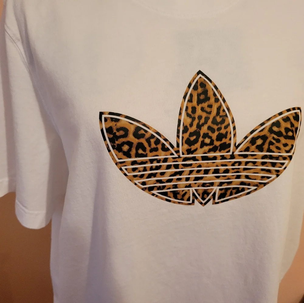 Adidas Trefoil Leopard Print Unisex Tee, Men's L, Women's XL, EUC, Extra Clean
